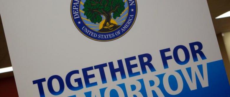 Dept of Ed Seeks Peer Reviewers for Promise Neighborhood Apps